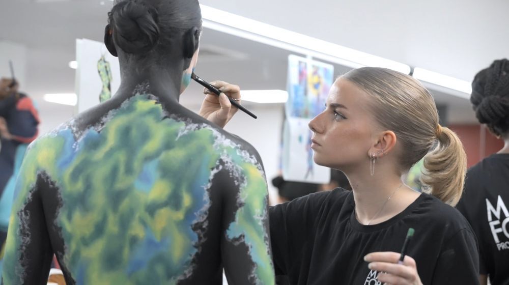 D&eacute;monstration &eacute;l&egrave;ve bodypainting
