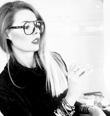 NOELLIE BODET - Makeup Artist 