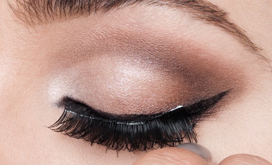 Tutoriel Maquillage Oriental etape 1 - Faux Cils