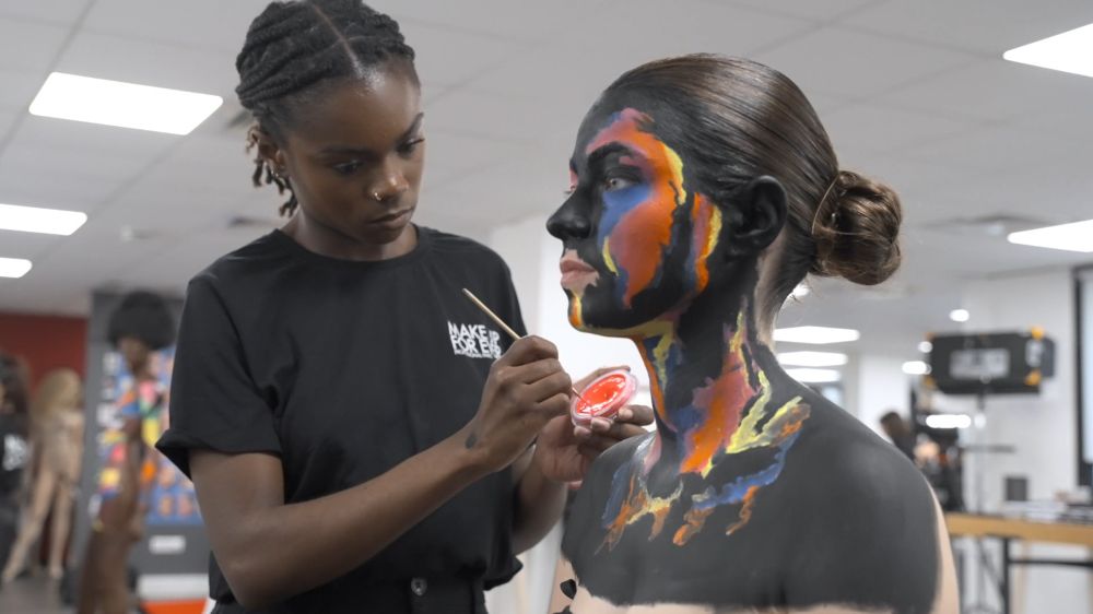 Démonstration élève MAKE UP FOR EVER ACADEMY bodypainting